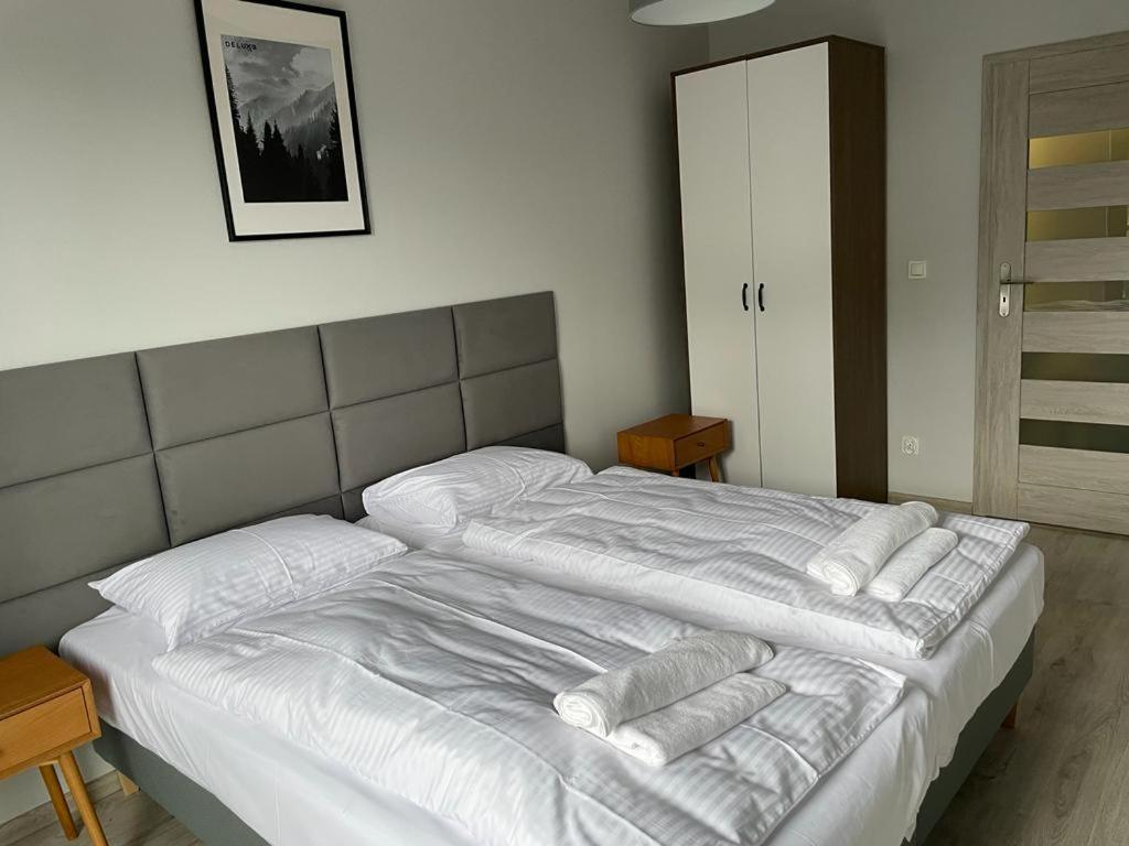 Delux-s1 Przy Trasie S1 *
